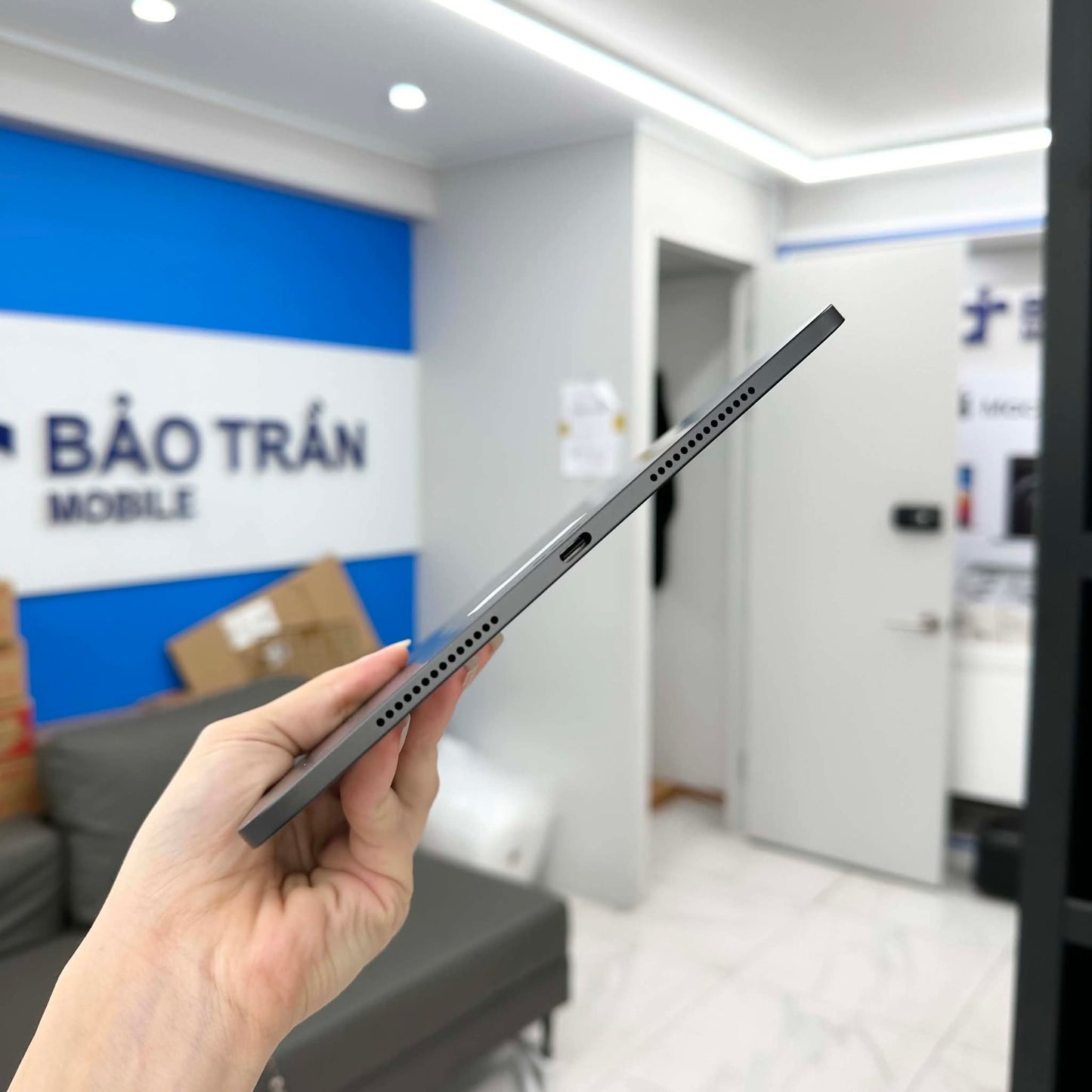 IPad Pro M4 bản 256GB Màu xám Box + sạc zin - Pin 100% sạc 3 lần - 7GW65 - A-