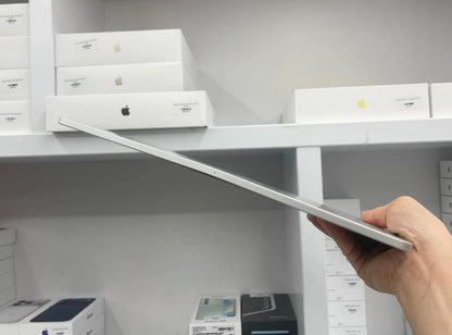 IPad Pro 2018 bản 64GB Màu bạc 12.9 inch - Pin 87% - LK7MC A-*