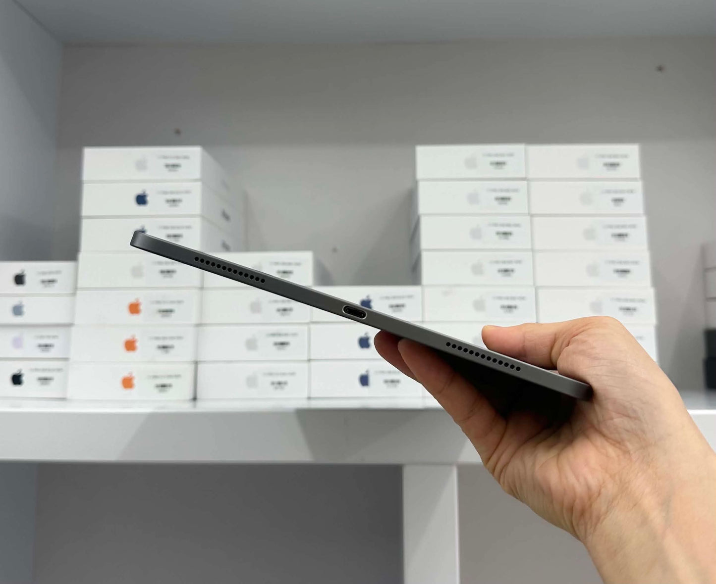 IPad Pro 2018 bản 64GB Màu xám - Pin 87% - SKD6J A-*