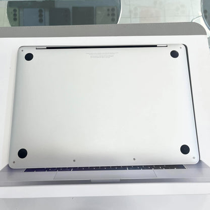 MacBook Pro 2020 bản 16/256 bạc - sạc 36 lần - 3P3YX- a-* Busan