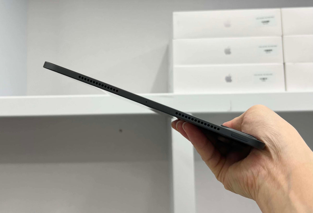 IPad Pro M4 bản 256GB Màu xám  box + sạc zin - Pin 96% - VC971 -a -