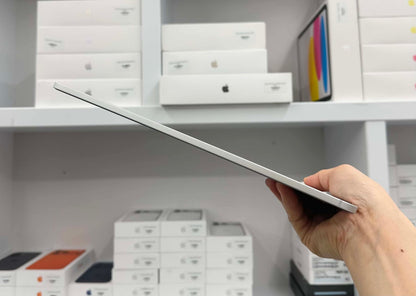 IPAD PRO M5 256 BAC - Pin 100% sạc 18 lần - JN4QV