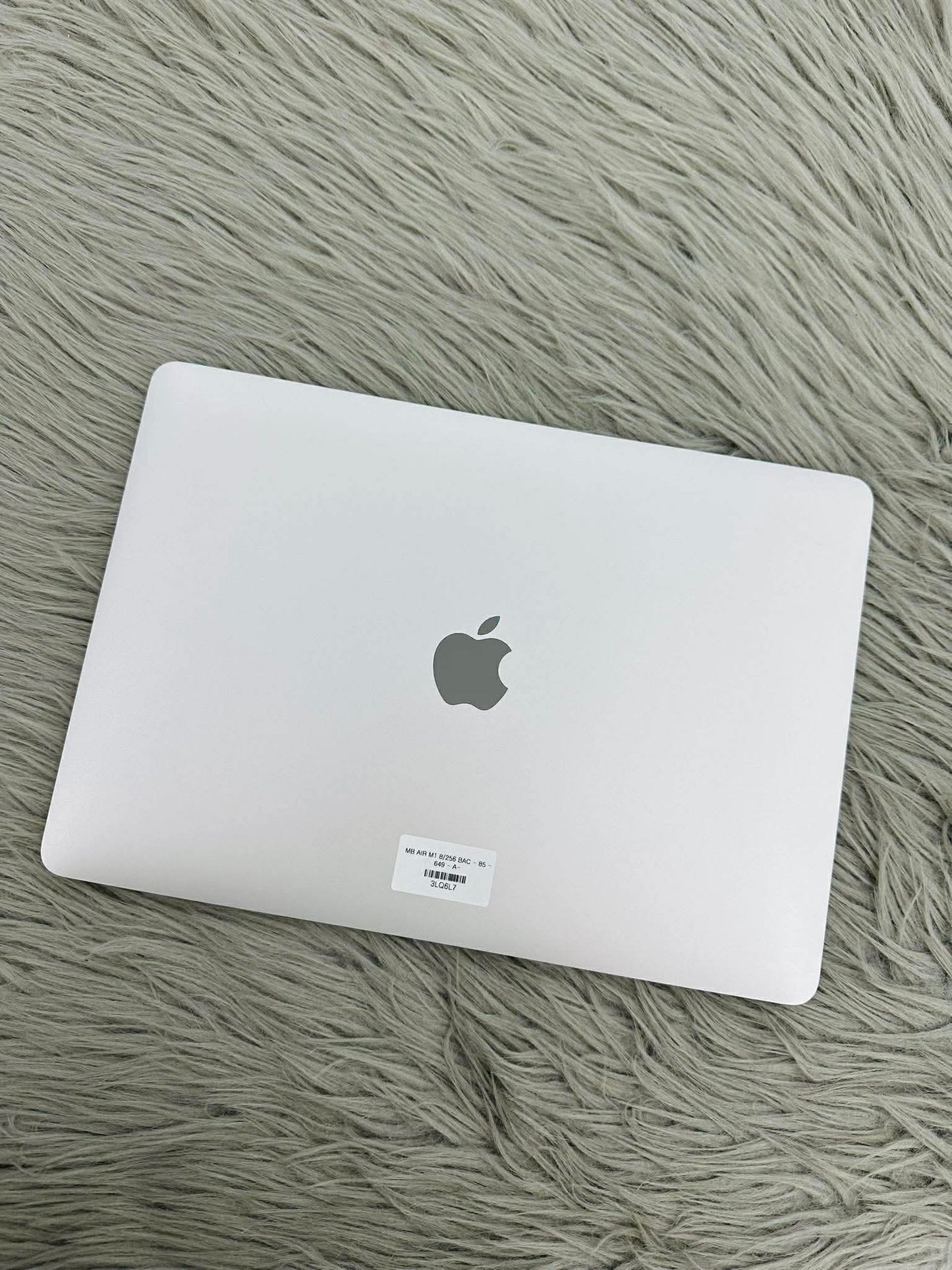 MacBook Air M1 bản 8gb/256gb Màu Bạc - Pin 85% - 3LQ6L7 A-
