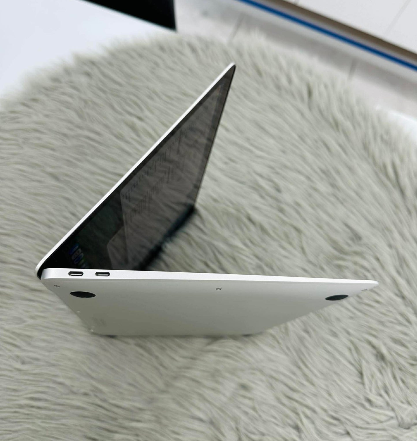 MacBook Air M1 bản 8gb/256gb Màu Bạc - Pin 85% - 3LQ6L7 A-