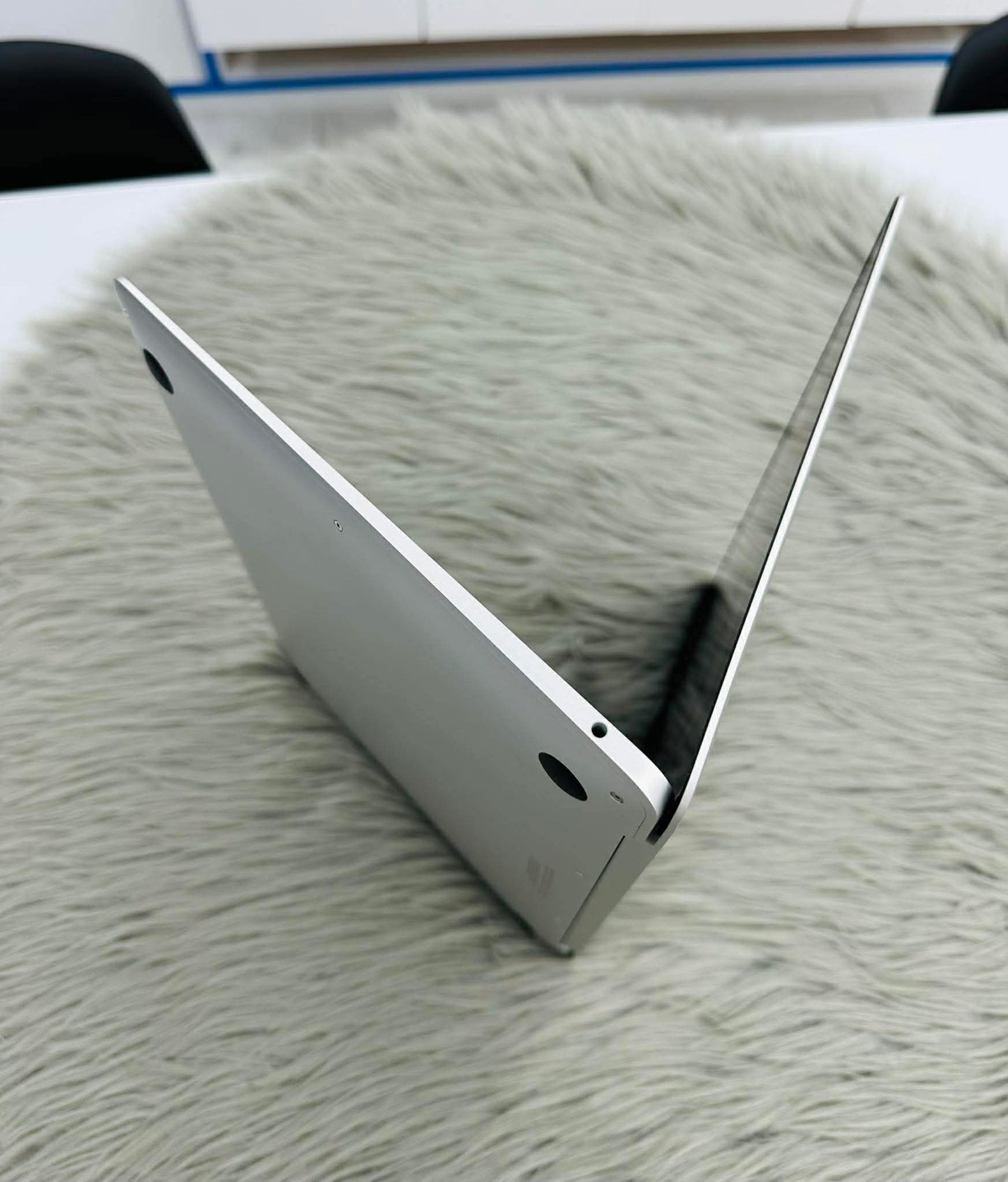 MacBook Air M1 bản 8gb/256gb Màu Bạc - Pin 100% - VV1WFY A-
