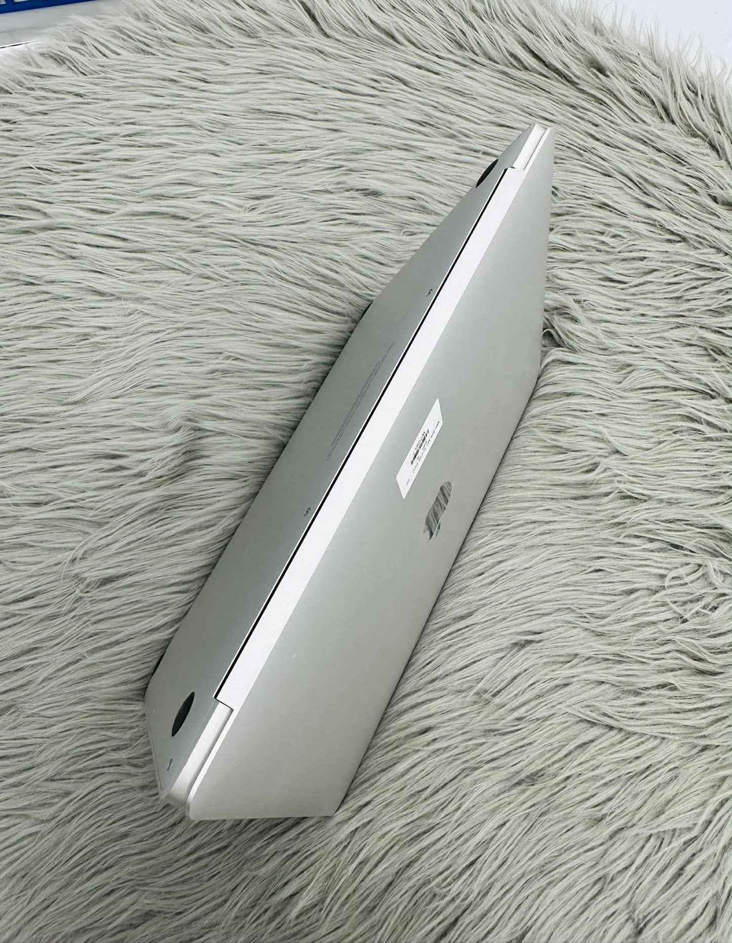 MacBook Air M1 bản 8gb/256gb Màu Bạc - Pin 90% - E11WFY A-