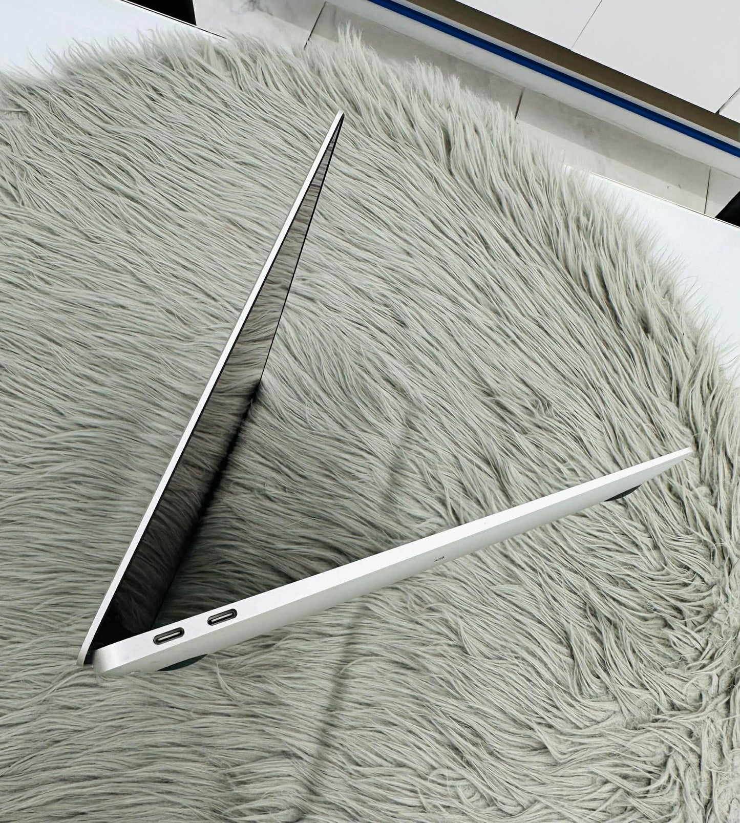 MacBook Air M1 bản 8gb/256gb Màu Bạc - Pin 88% - V1WFY A-