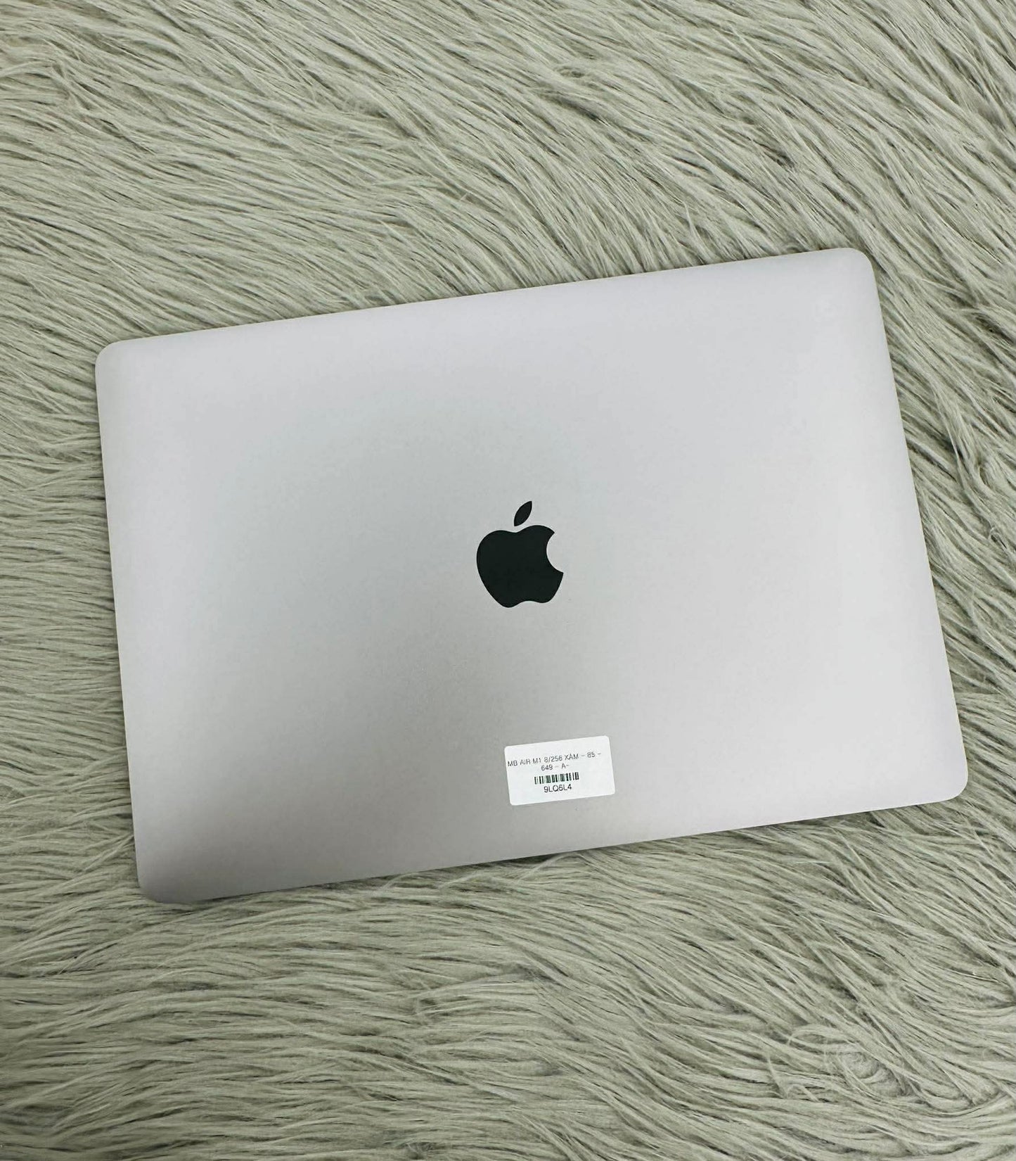 MacBook Air M1 bản 8GB / 256GB Màu xám - Pin 85% - 9LQ6L4 A-