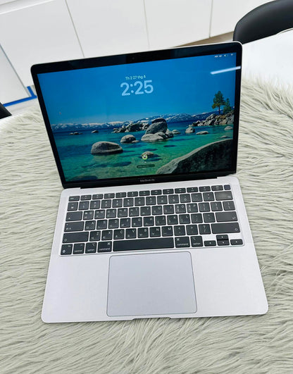 MacBook Air M1 bản 8GB / 256GB Màu xám - Pin 85% - 9LQ6L4 A-