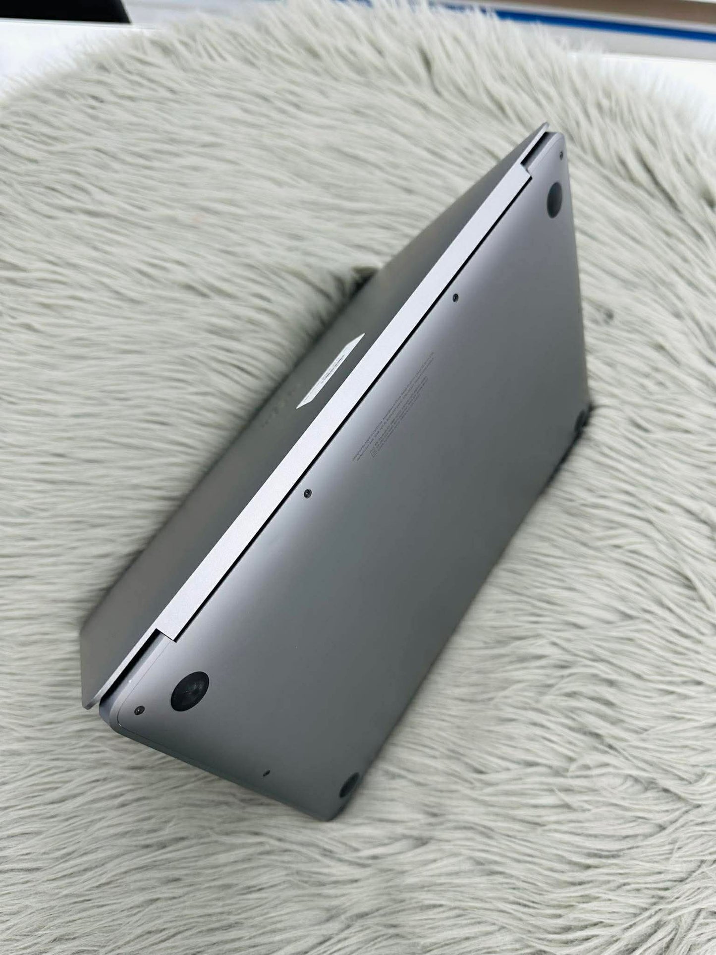 MacBook Air M1 bản 8GB / 256GB Màu xám - Pin 94% - Q7Q6L4 A-
