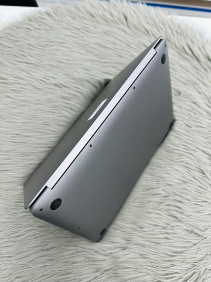 MacBook Air M1 bản 8GB / 256GB Màu xám - Pin 94% - Q7Q6L4 A-