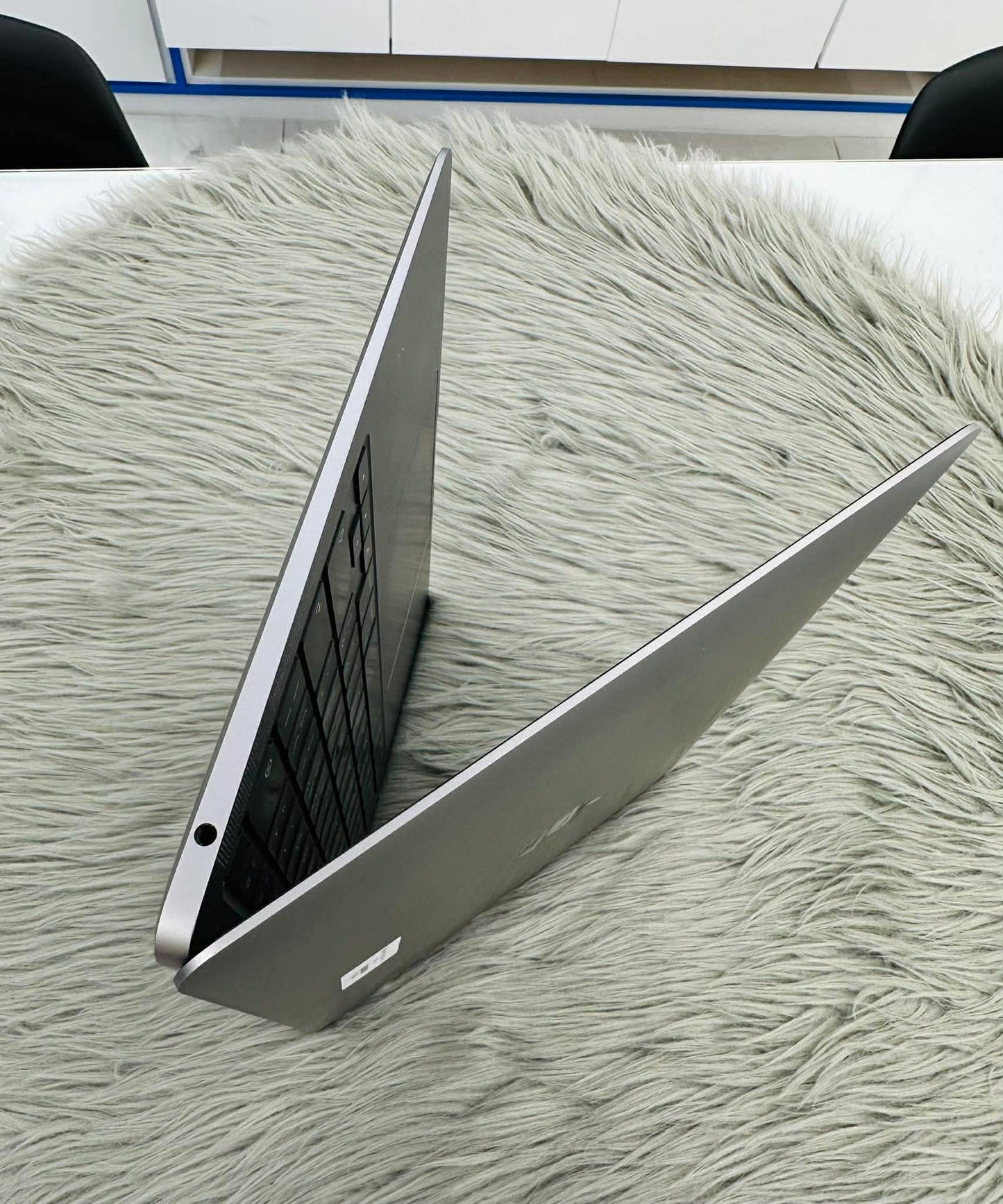 MacBook Air M1 bản 8GB / 256GB Màu xám - Pin 87% - T8Q6L4 A-