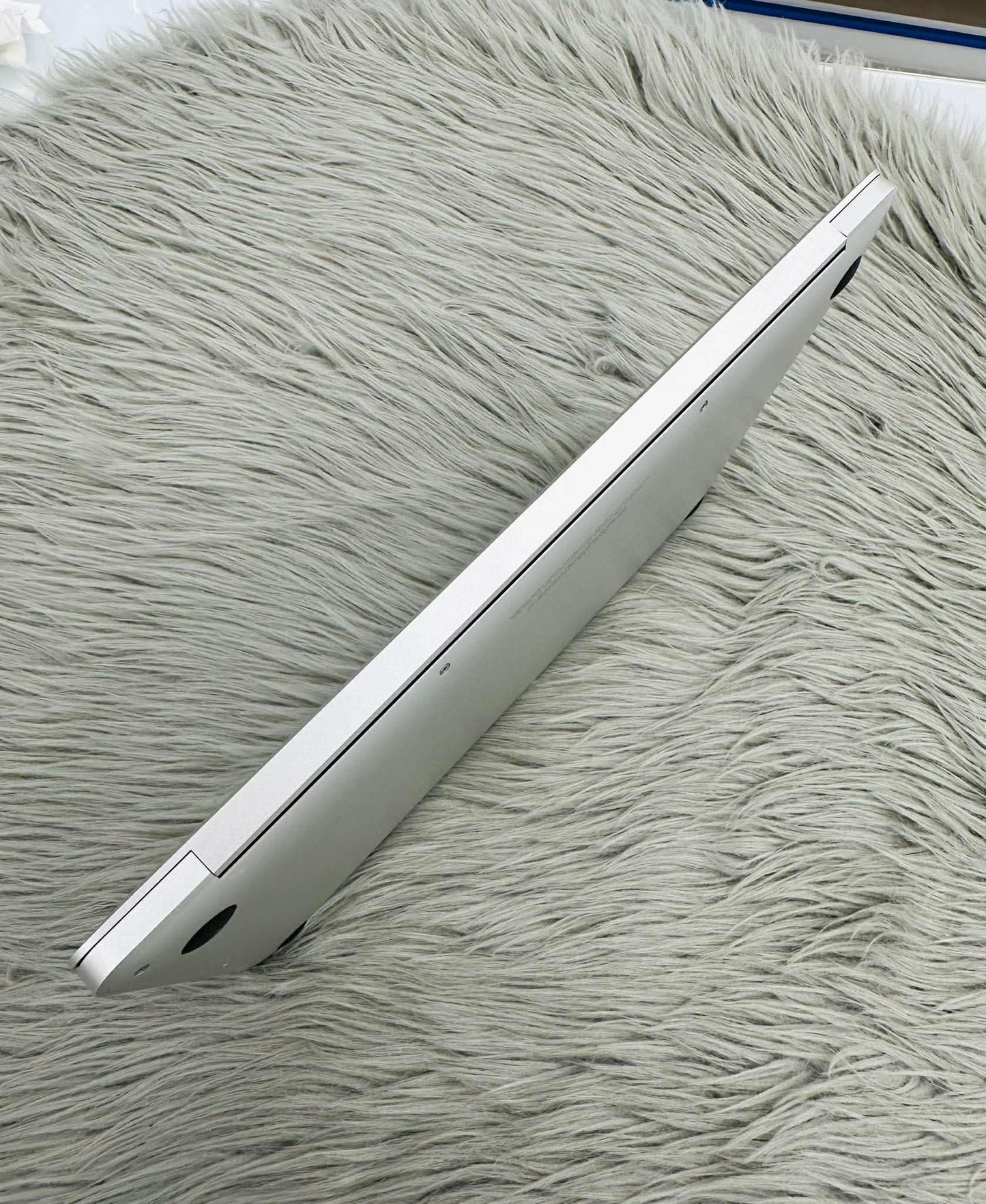 MacBook Air M1 bản 8gb/256gb Màu Bạc - Pin 93% - H2Q6L7 A-