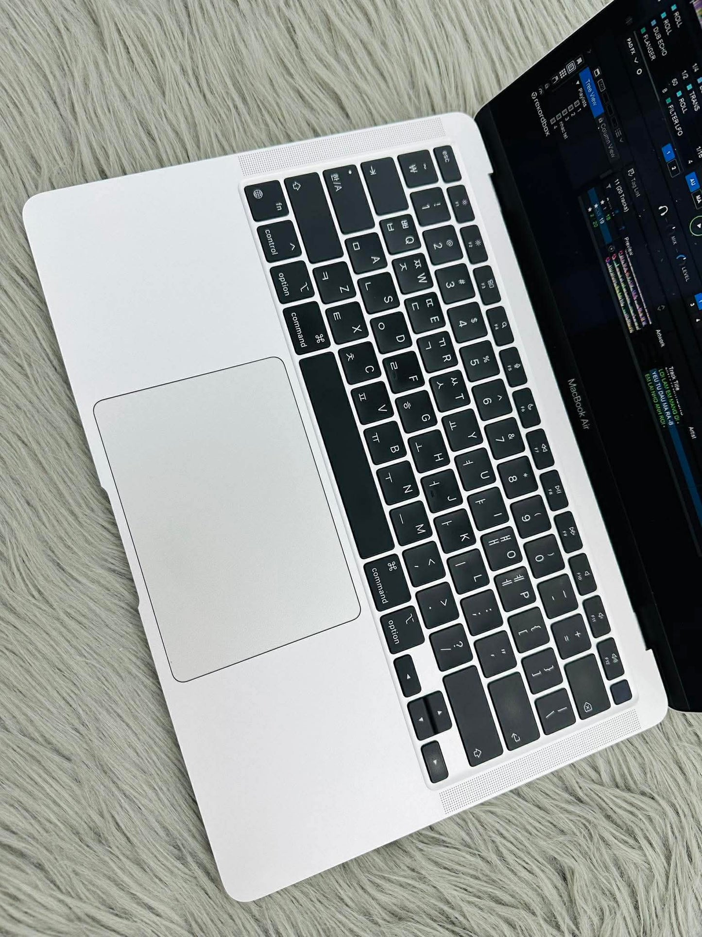 MacBook Air M1 bản 8gb/256gb Màu Bạc - Pin 86% - 2Q6L7 A-