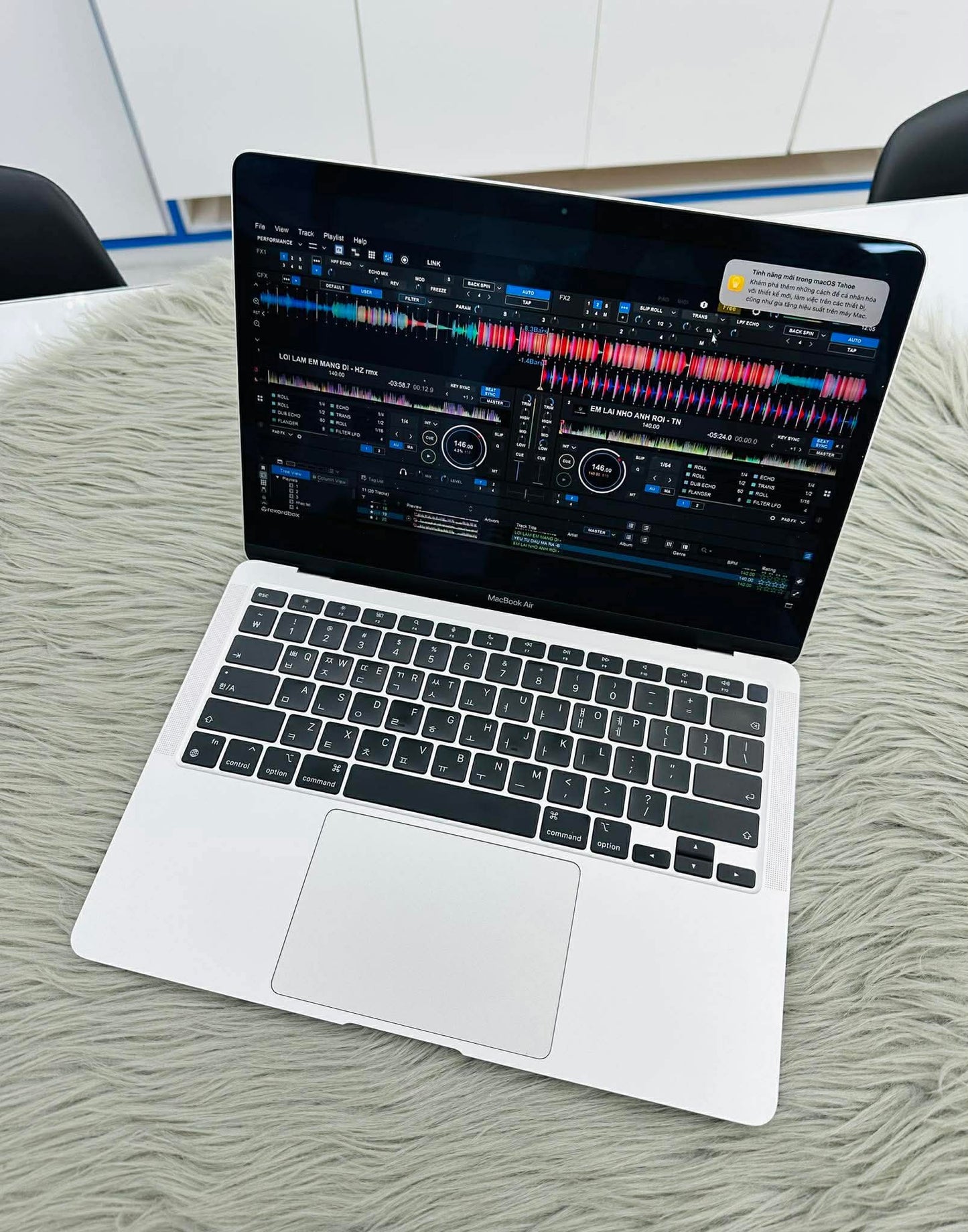 MacBook Air M1 bản 8gb/256gb Màu Bạc - Pin 86% - 2Q6L7 A-