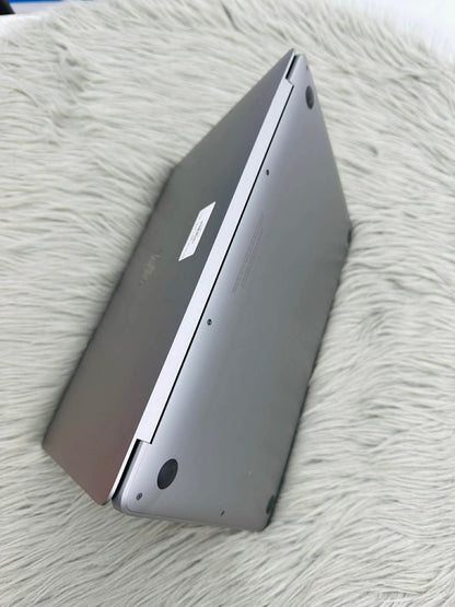 MacBook Air M1 bản 8GB / 512GB Màu xám - Pin 96% - 1FQ6L5 - A- *