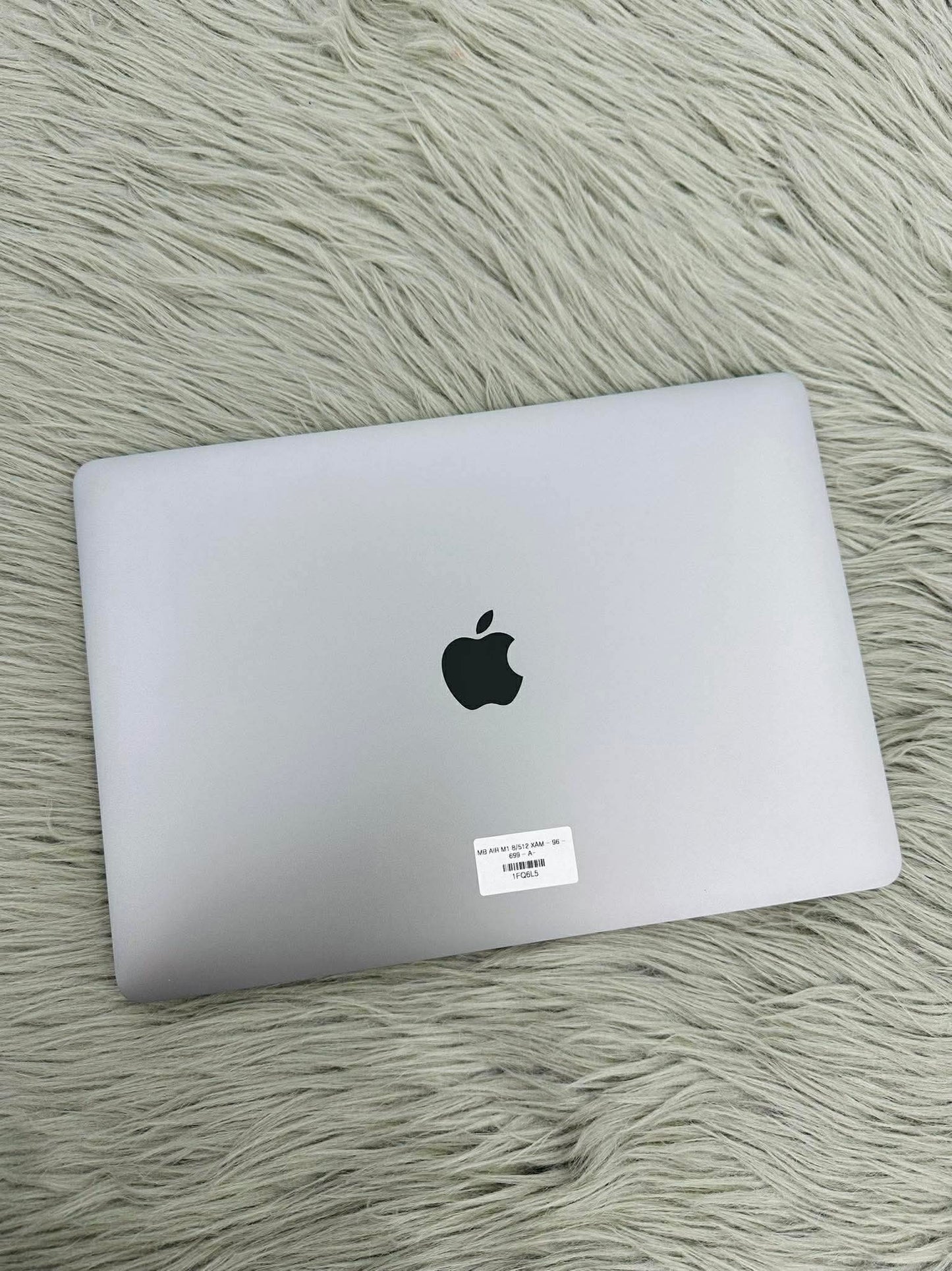 MacBook Air M1 bản 8GB / 512GB Màu xám - Pin 96% - 1FQ6L5 - A- *