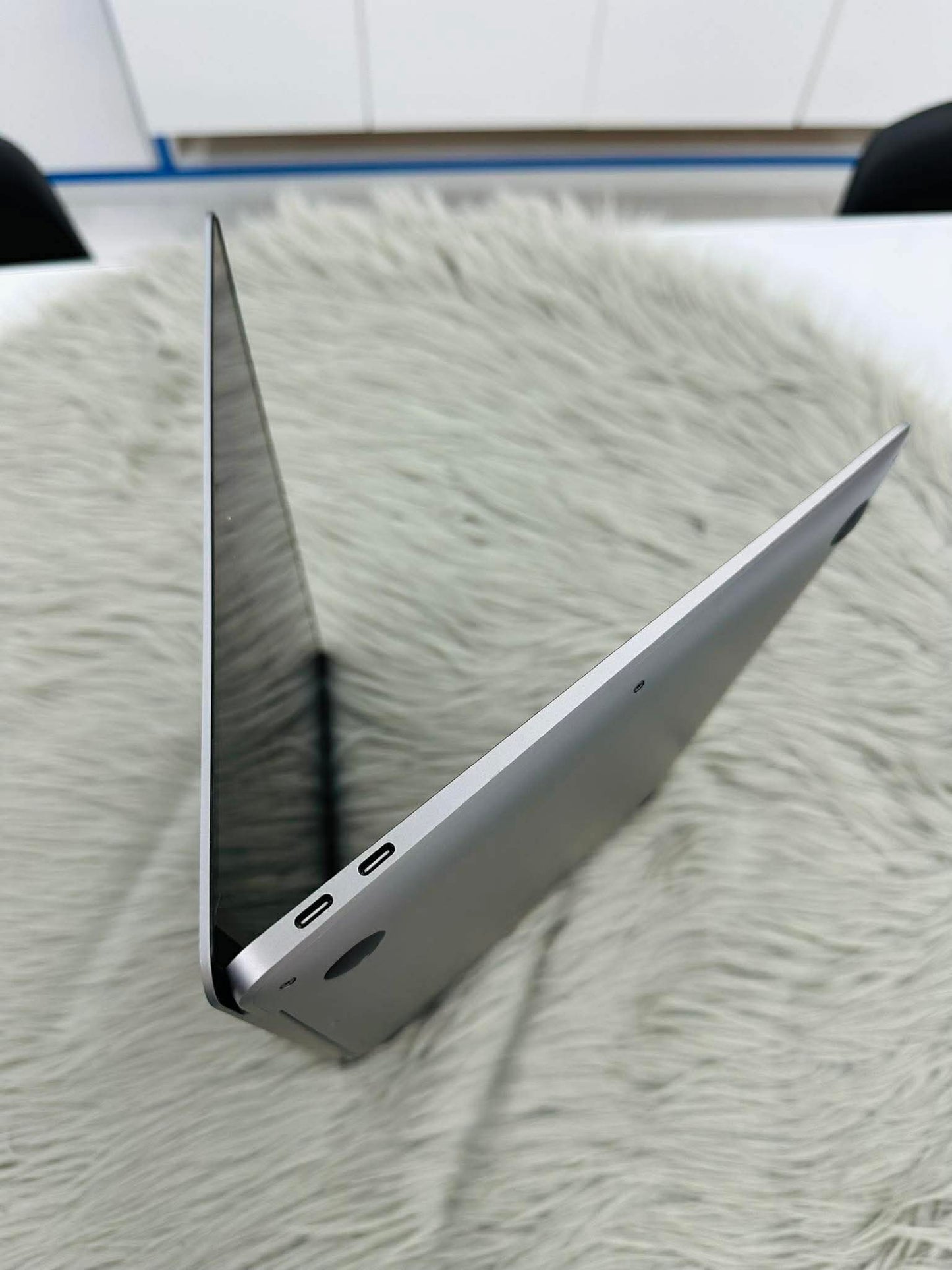 MacBook Air M1 bản 8GB / 512GB Màu xám - Pin 96% - 1FQ6L5 - A- *