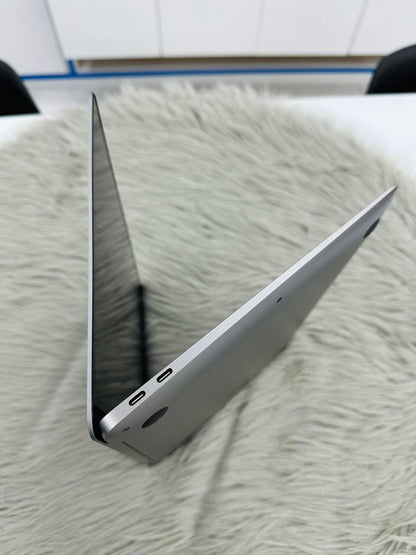 MacBook Air M1 bản 8GB / 512GB Màu xám - Pin 96% - 1FQ6L5 - A- *