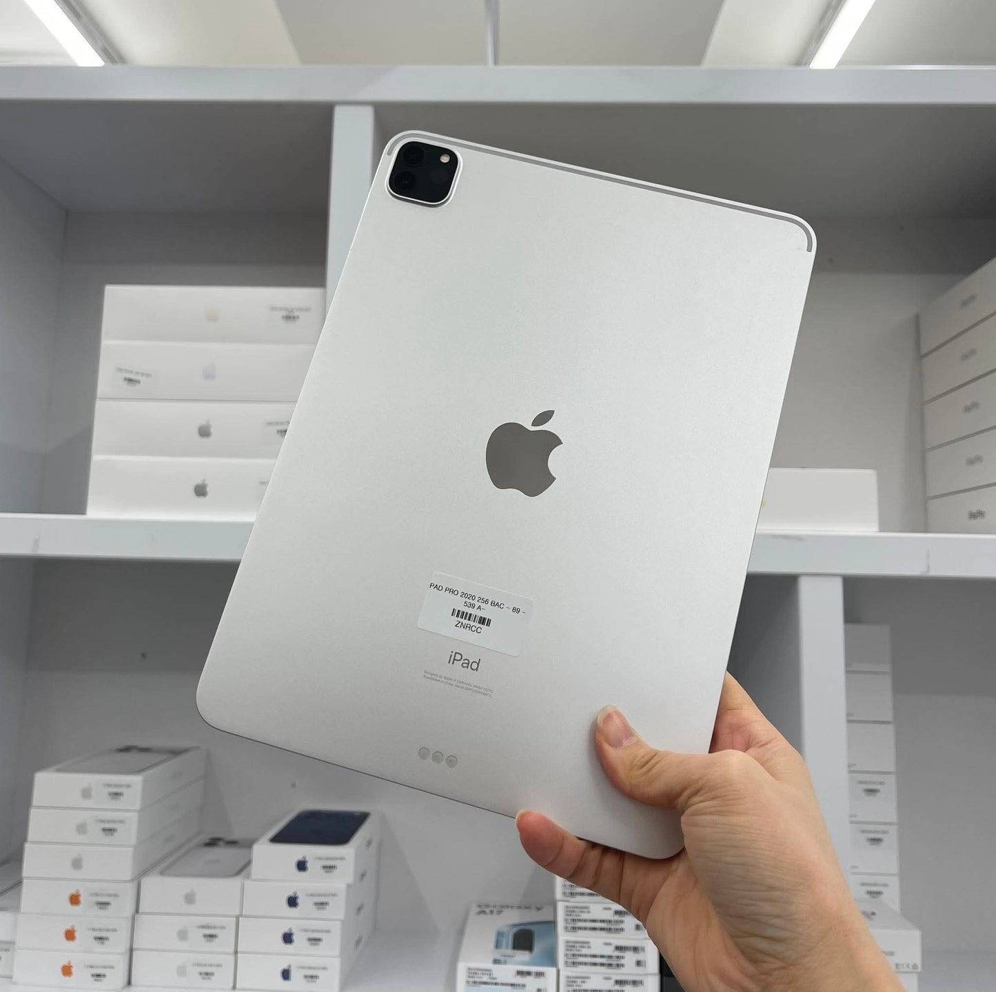 IPad Pro 2020 bản 256gb Màu bạc - Pin 89% - ZNRCC *