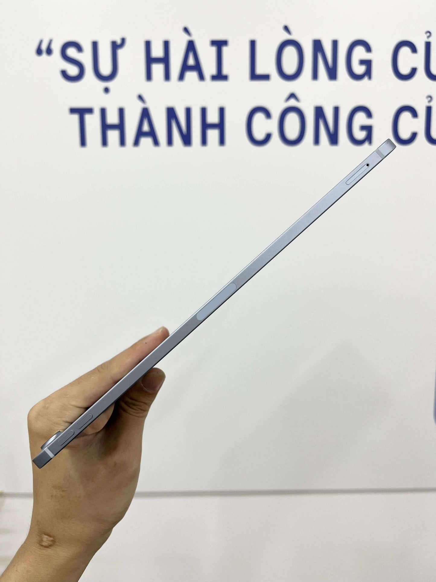 IPad Air 4 bản 64GB Màu xanh dương - Pin 99% - BCQ193 - TEKU