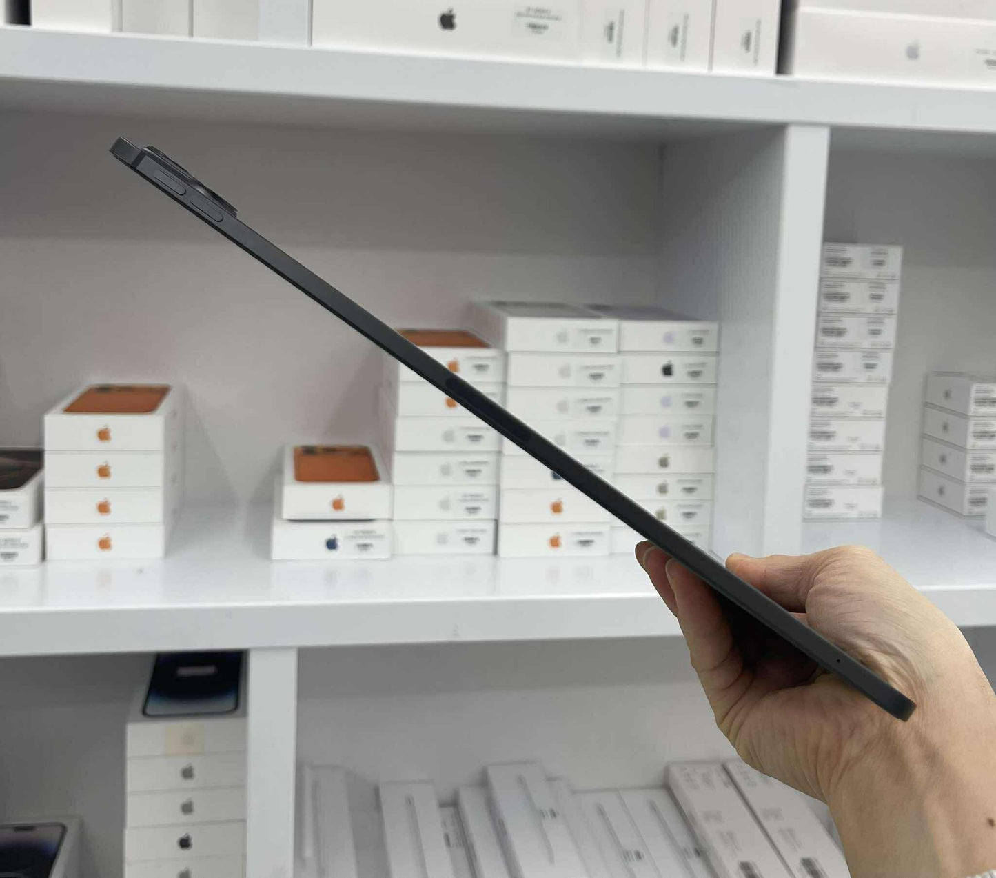 IPad pro M4 bàn 256GB Màu Xám - Pin 94%- 63CFV