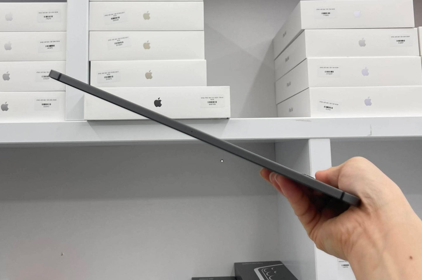 IPad Pro M1 bản 128gb Màu Xám bản sim - Pin 100% - WQ2PN