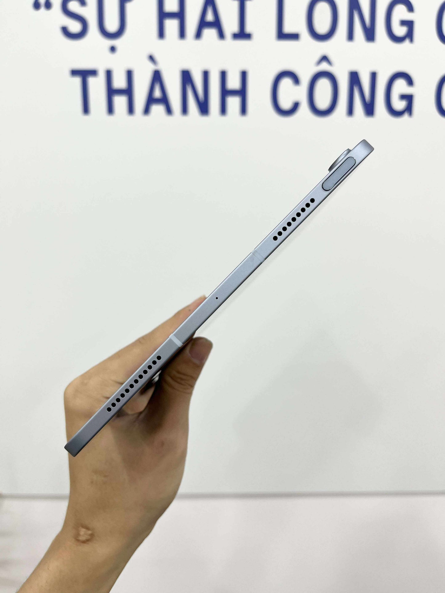 IPad Air 4 bản 64GB Màu xanh dương - Pin 99% - BCQ193 - TEKU