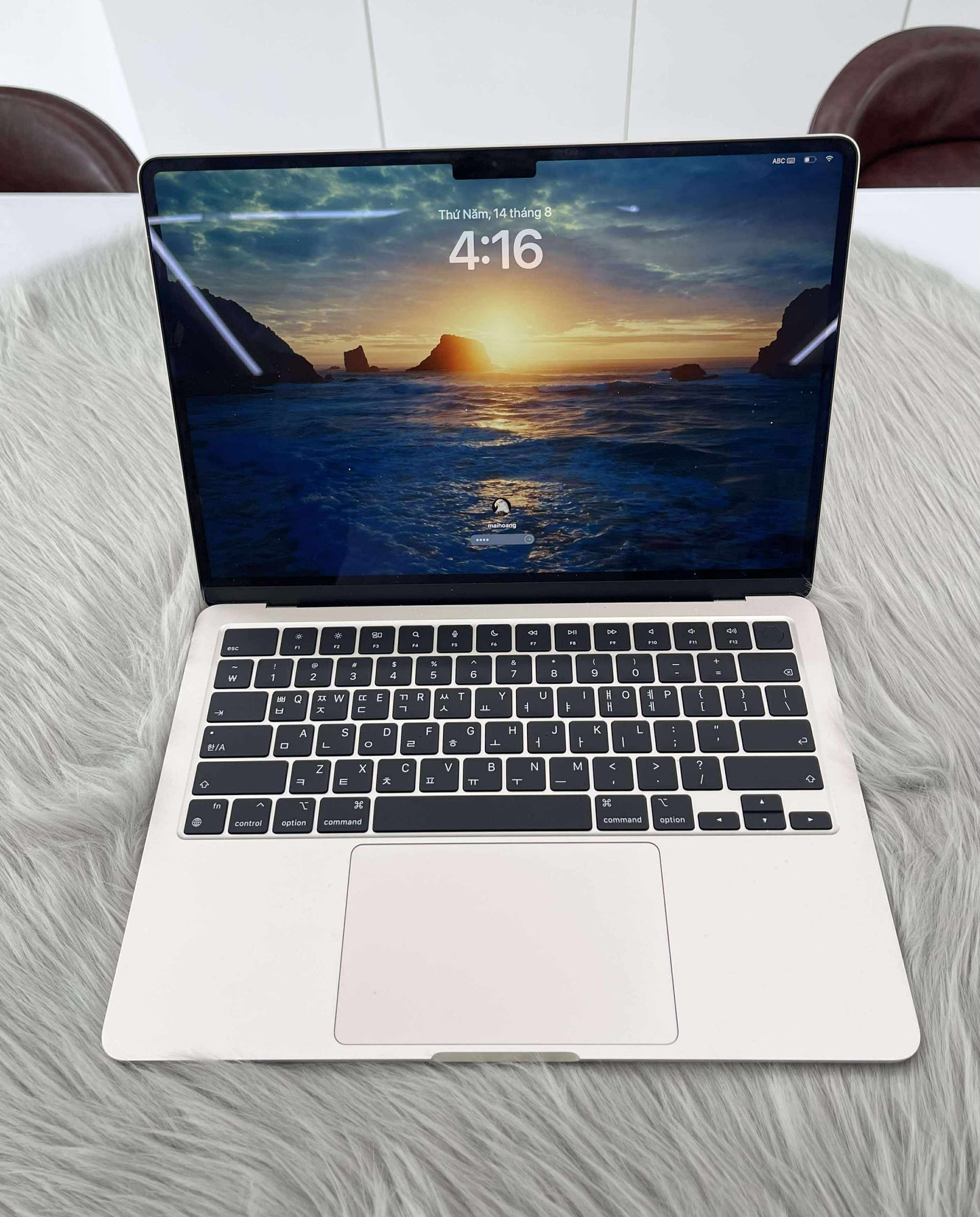 MacBook Air M2 bản 8gb/256gb Màu Starlight - Pin 100% sạc 10 lần - 4YT27