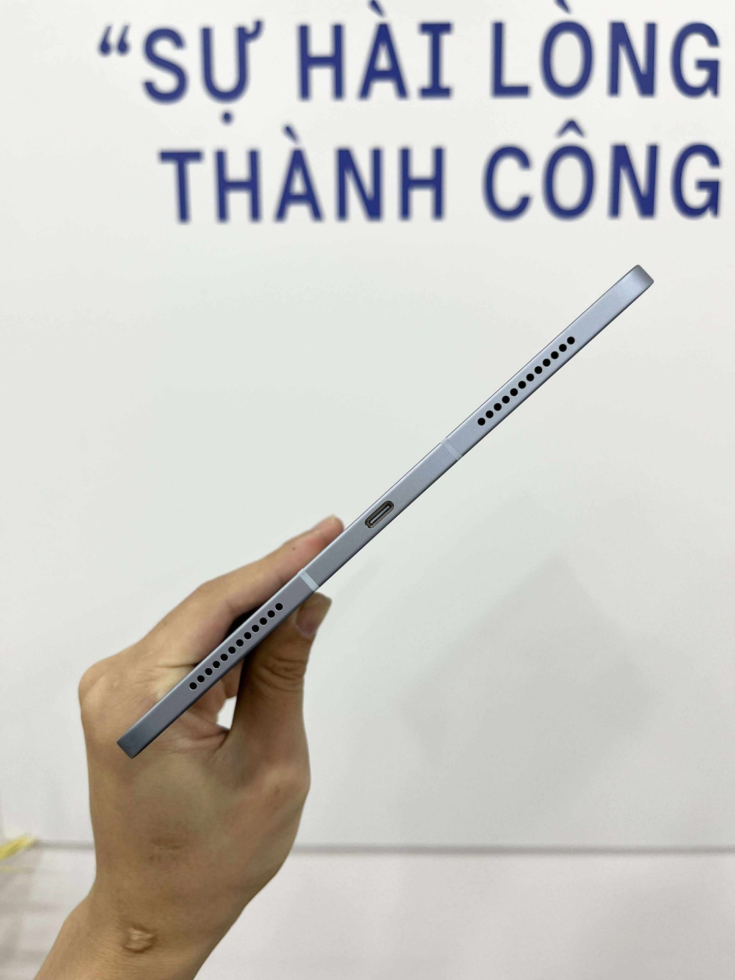 IPad Air 4 bản 64GB Màu xanh dương - Pin 99% - BCQ193 - TEKU